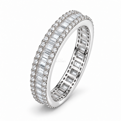 Sudraba gredzens ar moisanītiem „Triple Diamond Max“ – skats leņķī