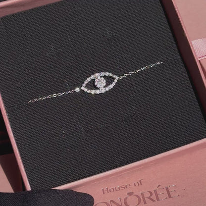 Sudraba aproce ar moisanītu „Lumine Eye“