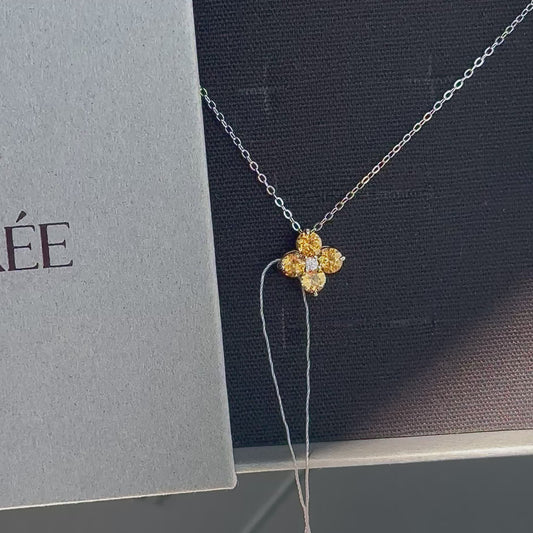 Sudraba ķēdīte ar moisanītu un kristāliem “Honey Blossom”