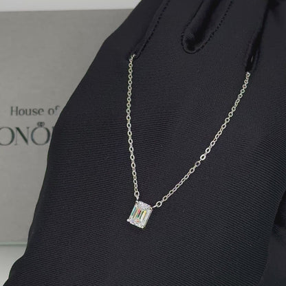 Sudraba ķēdīte ar moisanītu „Emerald“