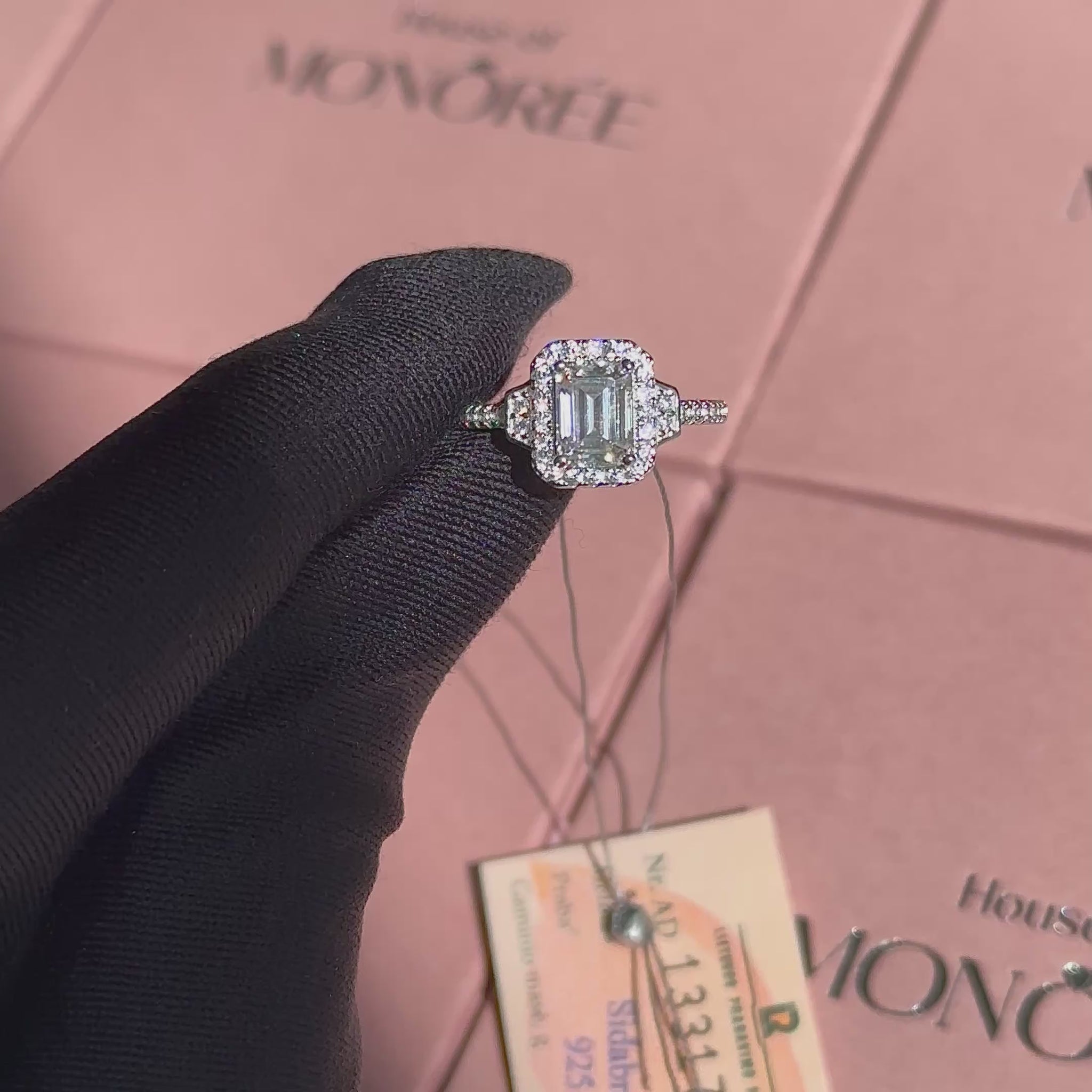 Sidabro žiedas su moisanitu „Emerald Éclat“