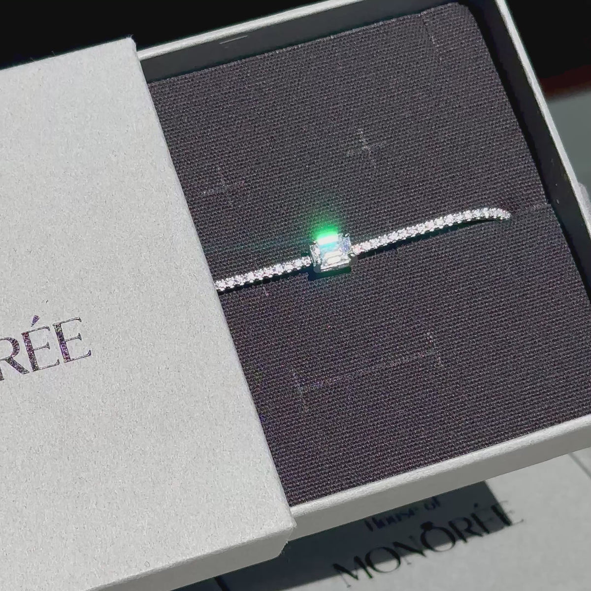 Sidabrinė teniso apyrankė su moisanitu „Emerald Cut“