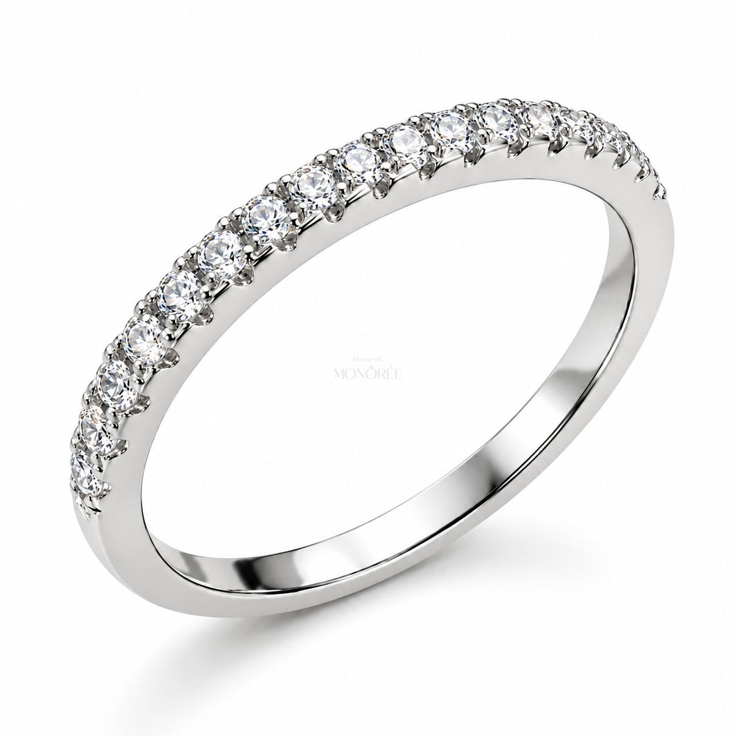 Sudraba gredzens ar moisanītiem „Eternity Half“ – MONOREE
