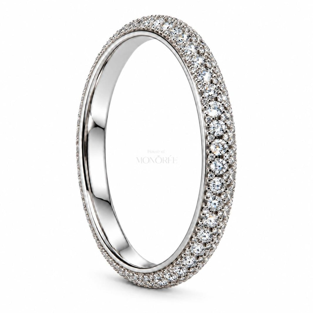 Sudraba gredzens ar moisanītiem „Pavé Eternity“, sānskats leņķī