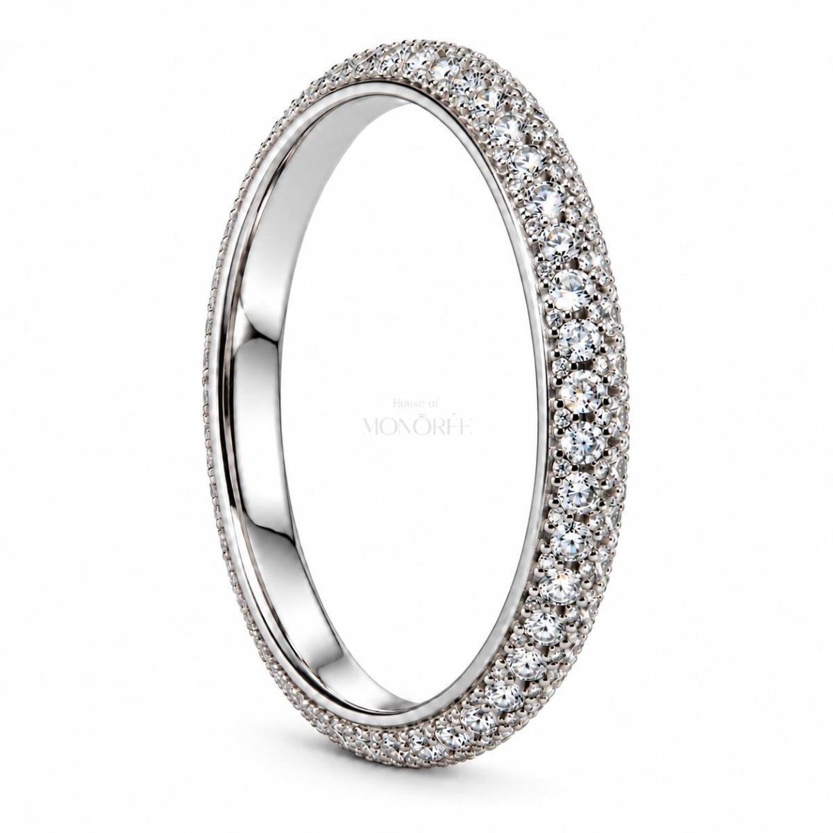 Sudraba gredzens ar moisanītiem „Pavé Eternity“, sānskats leņķī