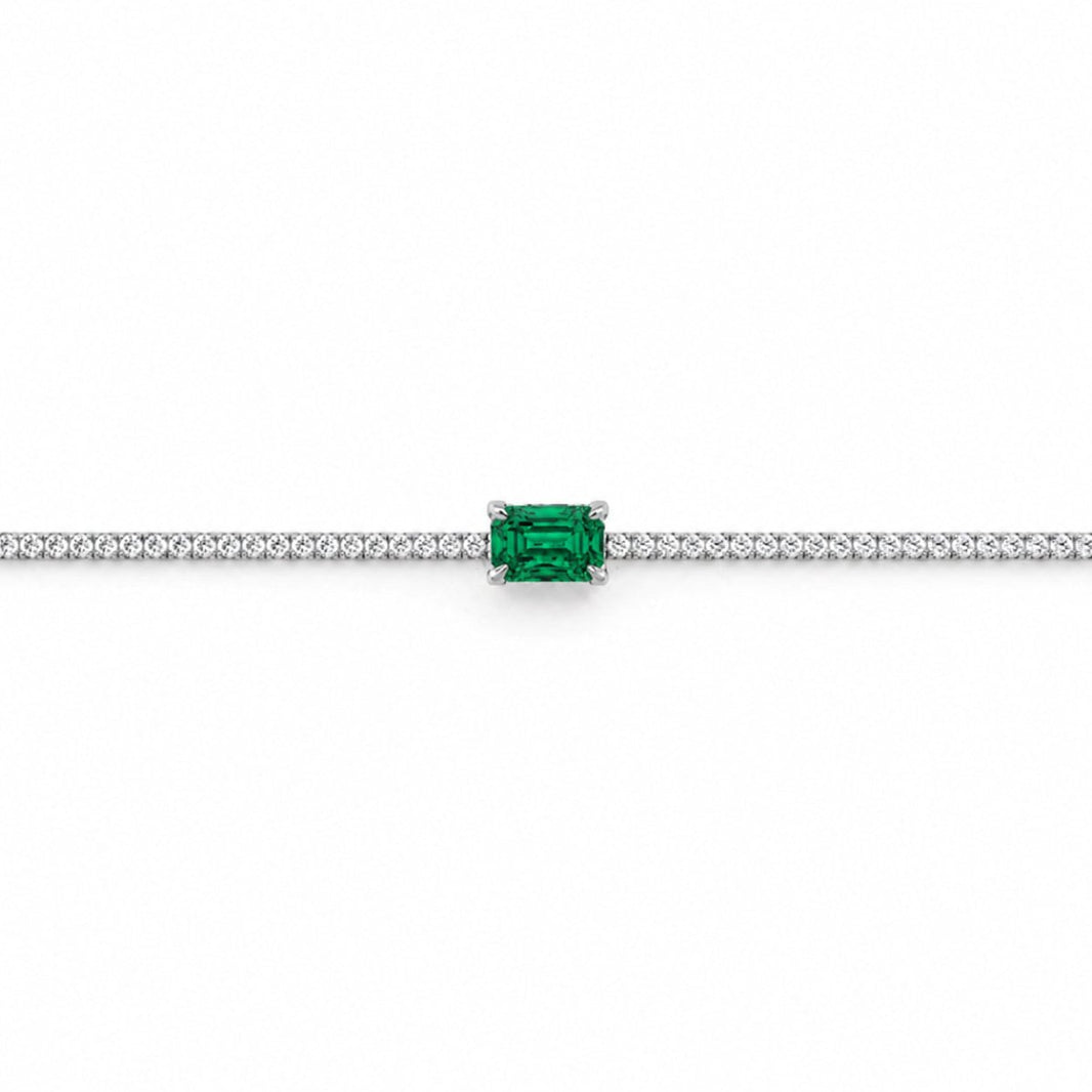 Sudraba tenisa aproce ar zaļu kristālu „Green Emerald Cut“ – produkta galvenais attēls