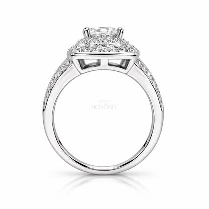 Sudraba gredzens ar moisanītu „Royal Halo“ – rotaslietas detaļas tuvplānā