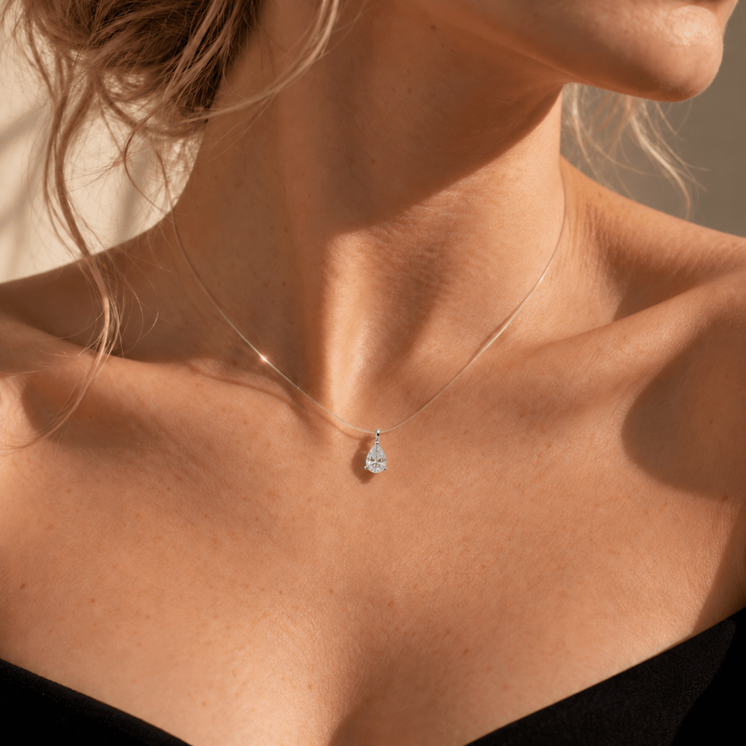 Caurspīdīga ķēdīte ar moisanītu „Floating Drop“ – MONOREE